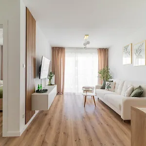 https://apartamenty-wonder-home-rybacka.kolobrzeghotels.com